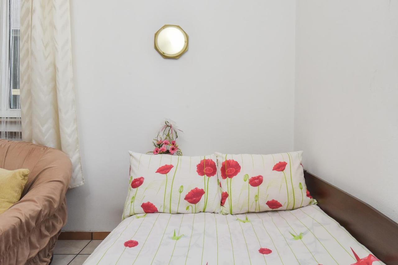 Historical Lion'S Bridge 1-Bedroom Apartment By Flat Mаnager Sofia Luaran gambar